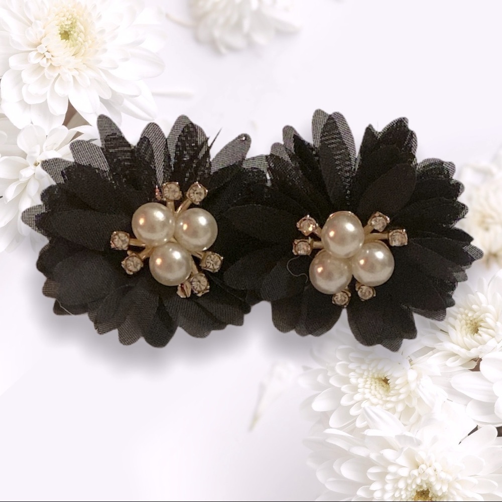 Black big petal floral tulle with faux‎ pearls post back women OS - Picture 3 of 7